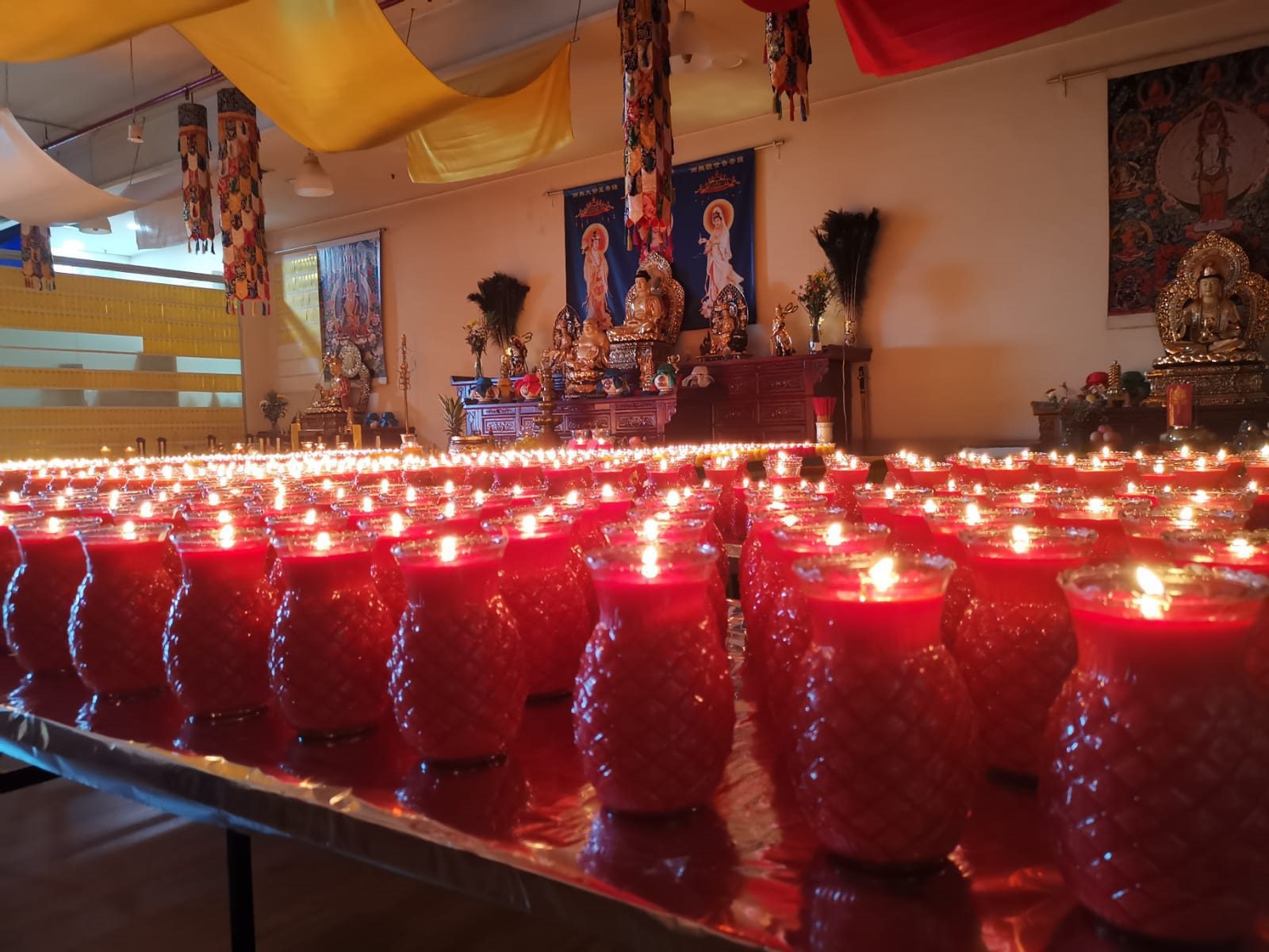 元宵佳节，供灯祈福，祈愿疫情早熄，国泰民安！ - 上海玉佛禅寺